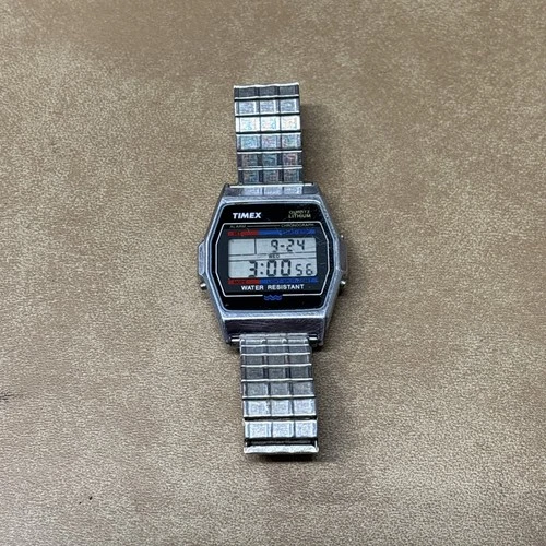 Vintage TIMEX  T95 Quartz Lithium Alarm Chronograph 34mm Watch See Description