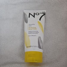 No7 - Beautiful Skin - Perfecting Body Polish - 200ml