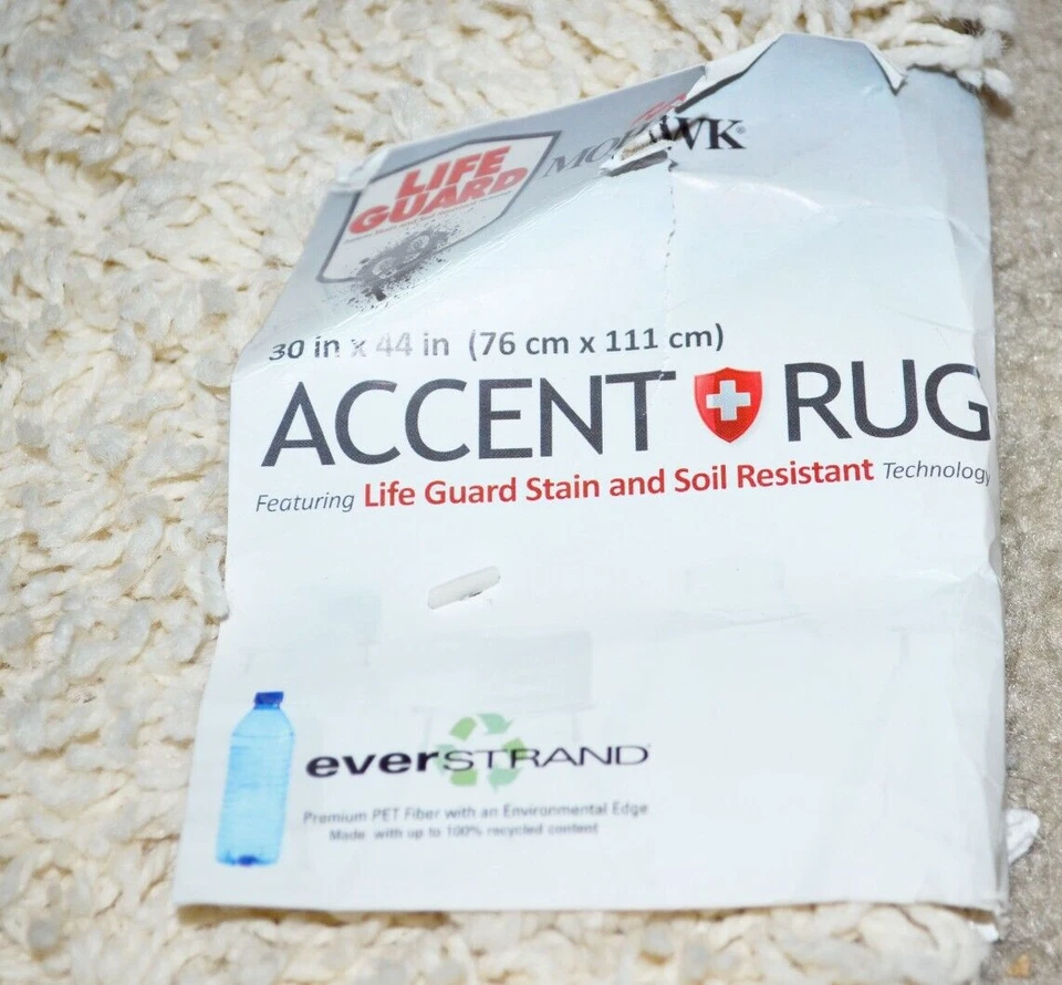 Mohawk Accent Rug Carpet Life Guard Stain Soil Resistant Ivory 30" in x 44" in - Image 2 of 4