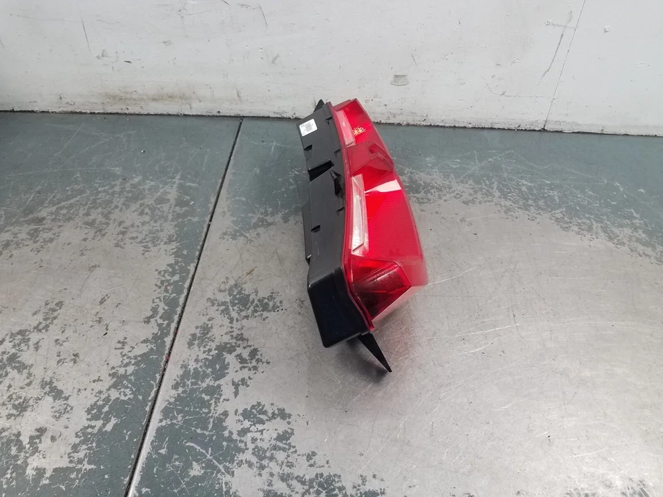 Luz trasera izquierda Chevy Corvette C7 Grand Sport 2017 #5772 V10 Foto 3 de 4