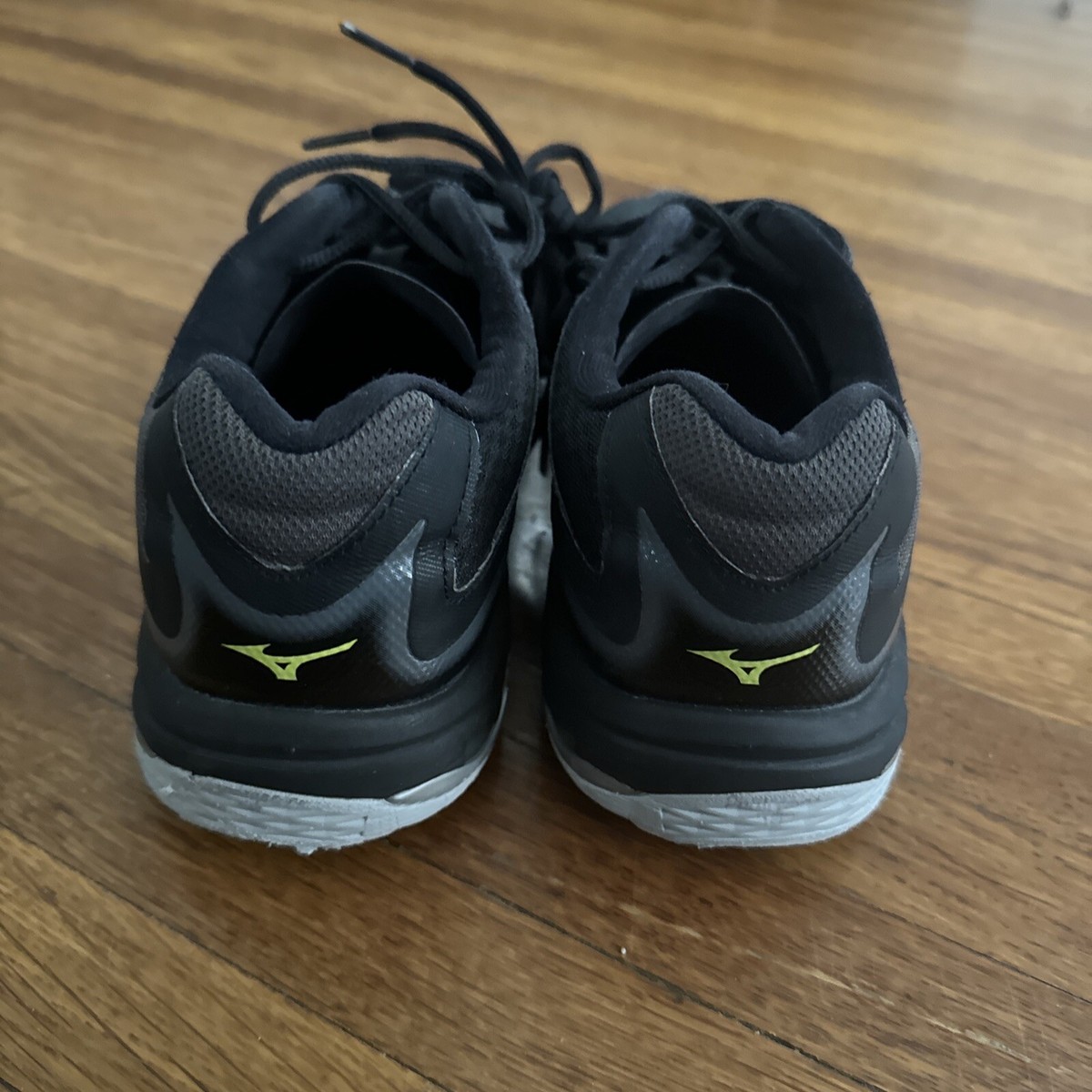Mizuno Wave Lightning Z3 Volleyball Shoes Black Silver Mizuno Wave Lightning Z3 Volleyball Shoes Black Silver