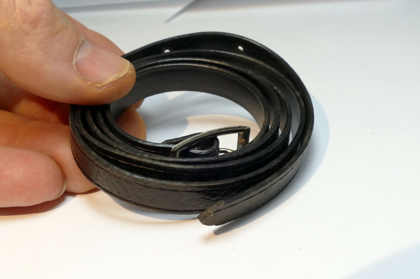 32" long Shoulder Strap narrow 1cm wide vinyl vintage (with one buckle only)