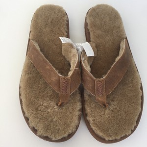 fur lined flip flop slippers