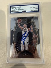 Signed Nikola Jokić Signed 2021-22 Panini Select Premier Level PSA/DNA Certified