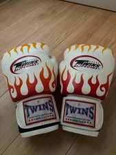 Guantes de Boxeo TWINS Diseño de Llama 16oz de Japón Blanco/Rojo/Naranja Llama Gráficos