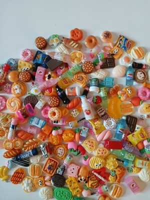25 pcs Random Mix Dollhouse Miniature Food Drinks Pastries, Desert Chips Snacks 