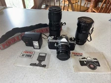 Pentax ME Super 35mm Camera Lot 2 Vivitar Lenses 75-205 mm Flash AF 200S Strap