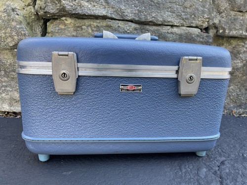 Vintage Boyle Hard Shell Train Case W/Mirror Blue