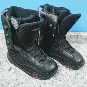 sims omen snowboard boots
