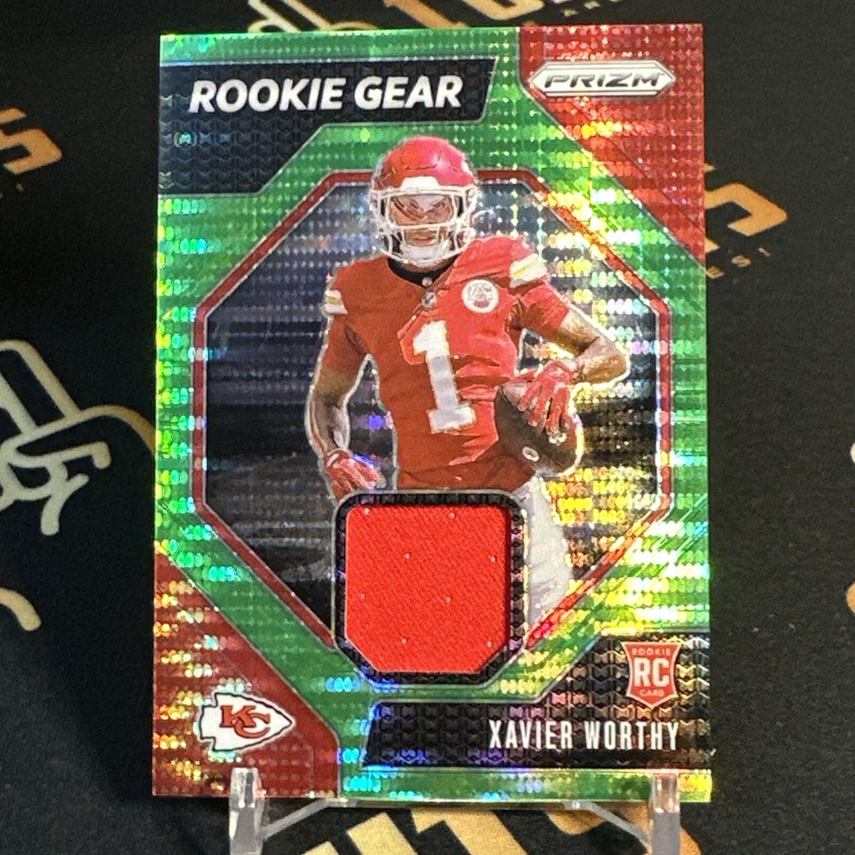2024 Panini Prizm Rookie Gear Green Pulsar Prizm #RG-XWY Xavier