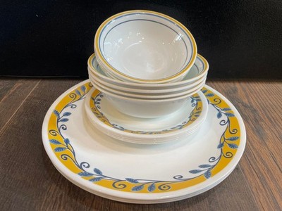 16 Casa Flora CORELLE 4 each Dinner Plates BREAD Cereal Bowls BERRY Set