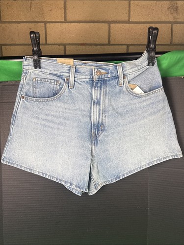 Levi's Women's High-Waisted Denim Mom Short Size 32 Light Wash