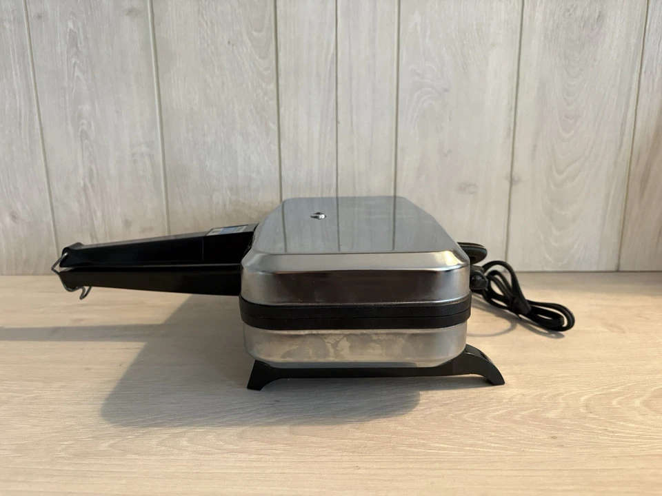 Vitantonio Pizzelle Chef Maker Acero Inoxidable Hecho en EE. UU. Gofre con Caja Foto 4 de 4