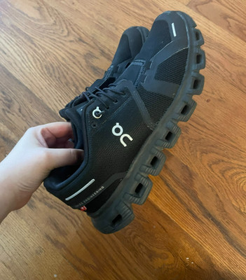 Women's OnCloud Size 6.5 - Black on Black