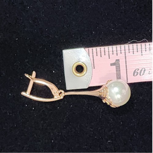 Omega-Ohrringe mit Kunstperlen 1 Zoll Tropfen roségoldfarben - Bild 6 von 7