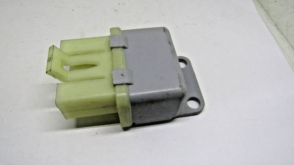 Relé de motor ventilador de refrigeración RY-83 ESTÁNDAR Foto 4 de 4