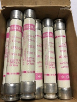 (7) Ferraz Shawmut Tri-Onic Dual Element Time Delay 3 2/10A 600V AC TRS3-2/10R