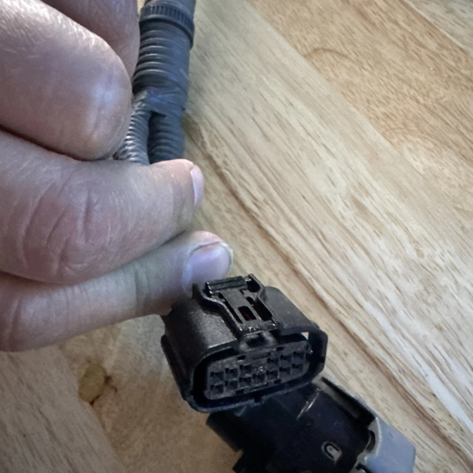 Lexus GS350 2013-15 tracción trasera donante, arnés de cables para sala de máquinas 82113-30710 buenos clips Foto 4 de 4