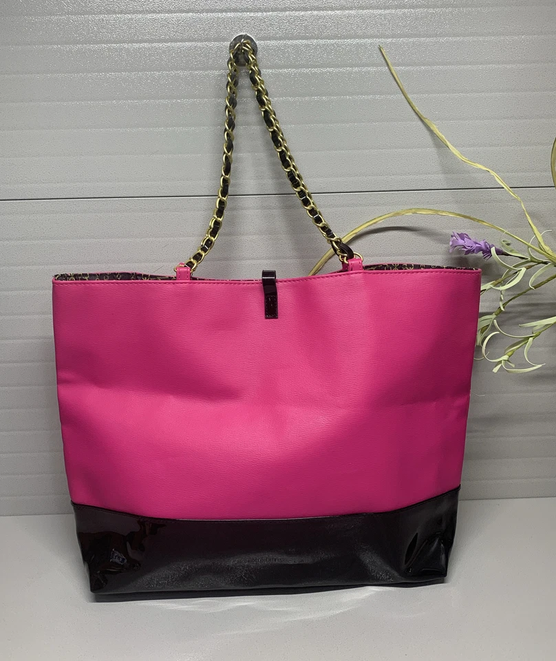 Juicy Couture Glam Pink/Black Glossy Faux Leather Gold Chain Shoulder ToteBag - Image 3 of 4