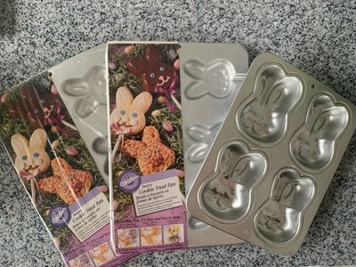 Wilton 2 NEW Easter Bunny Cookie Treats Baking Pan, 1 Bunny Mini Treat Pan used