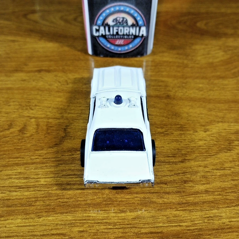 Hot Wheels Flying Colors Redline Olds 442 Police Cruiser White Hong Kong HK 1976 - Image 4 of 4