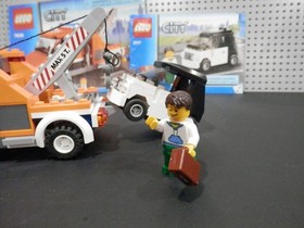 LEGO City Lot Tow Truck 7638 & Small Car 3177 With Instructions