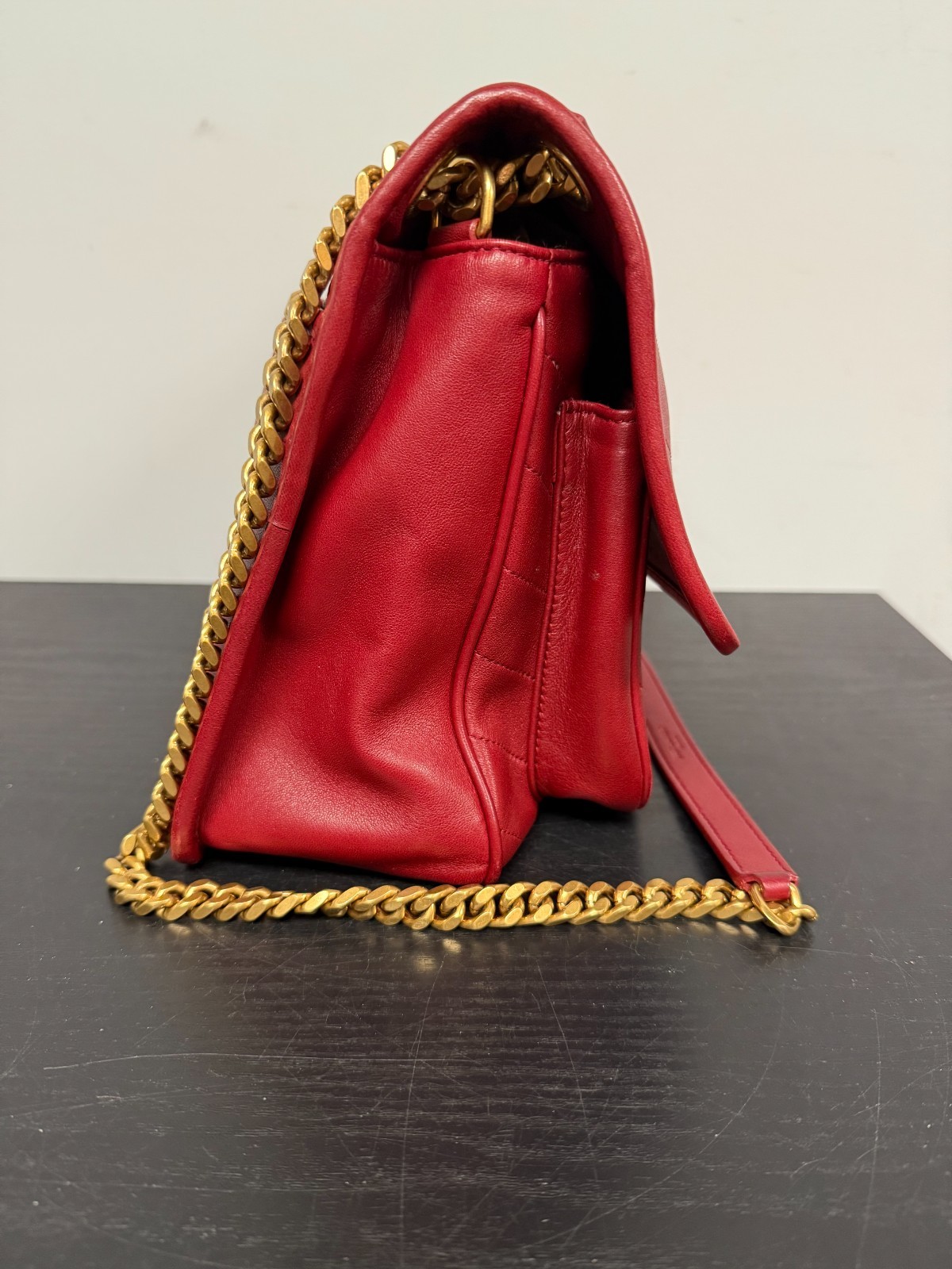 Borsa a tracolla Saint Laurent Niki catena patta Matelasse Chevron pelle media rossa