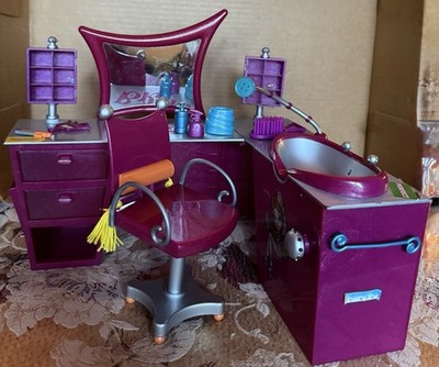 BRATZ Stylin' Hair Studio w/ Accessories Table Chair Box 2002 Incomplete