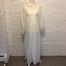 Miss Elaine vintage 70s chiffon peignor in white lace trim size s