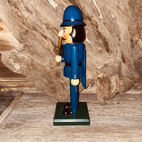 2006 Target Limited Edition 14” Nutcracker Policeman Bobby Christmas Police Cop - Picture 6 of 9