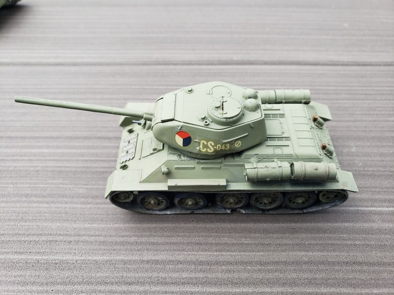 Nicely Built, Painted, and Weathered Fujimi 1/76 T-34/85 Medium Tank