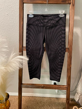 Alo geometric print cropped leggings small