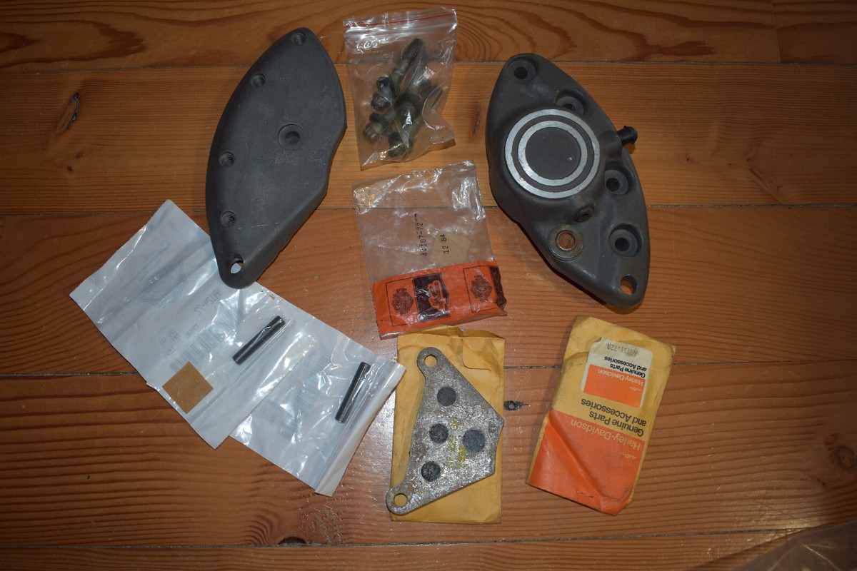 OEM HARLEY DAVIDSON REAR DISC BRAKE CALIPER ASSEMBLY PN 44114- 73 