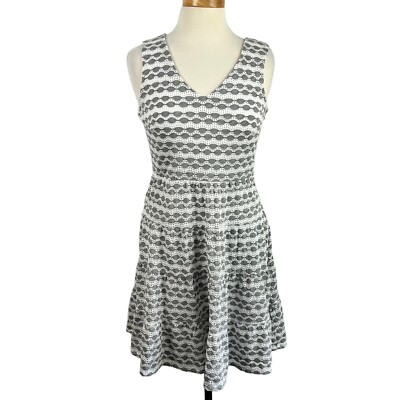 Emma & Michele Women's Gray White Sleeve Round Neck A-Line Dress Size Medium