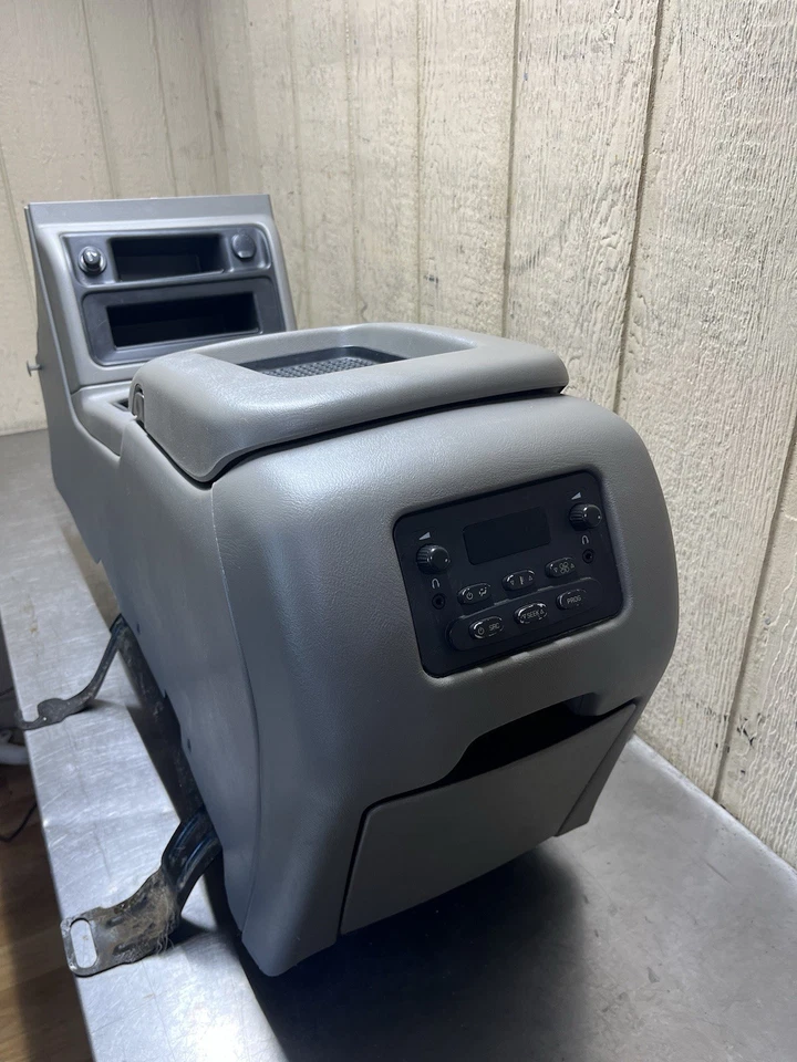 03-06 GM YUKON TAHOE SILVERADO BOSE CONSOLA CENTRAL GUANTERA Y RODILLERA OEM Foto 3 de 4