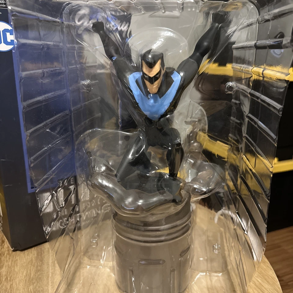 DC Gallery The New Batman Adventures - Nightwing - Diorama PVC - Diamond Select Foto 3 de 4