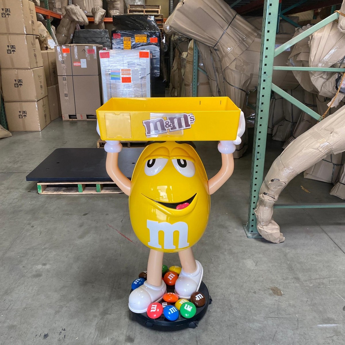 Pre-Owned Yellow M&M Candy Cart With Tray Plastic Statue On Wheels