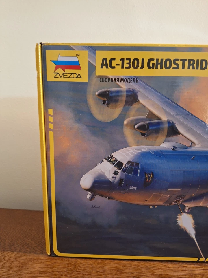 1/72 Zvezda AC-130J Ghostrider Gunship 7326 Foto 2 de 4