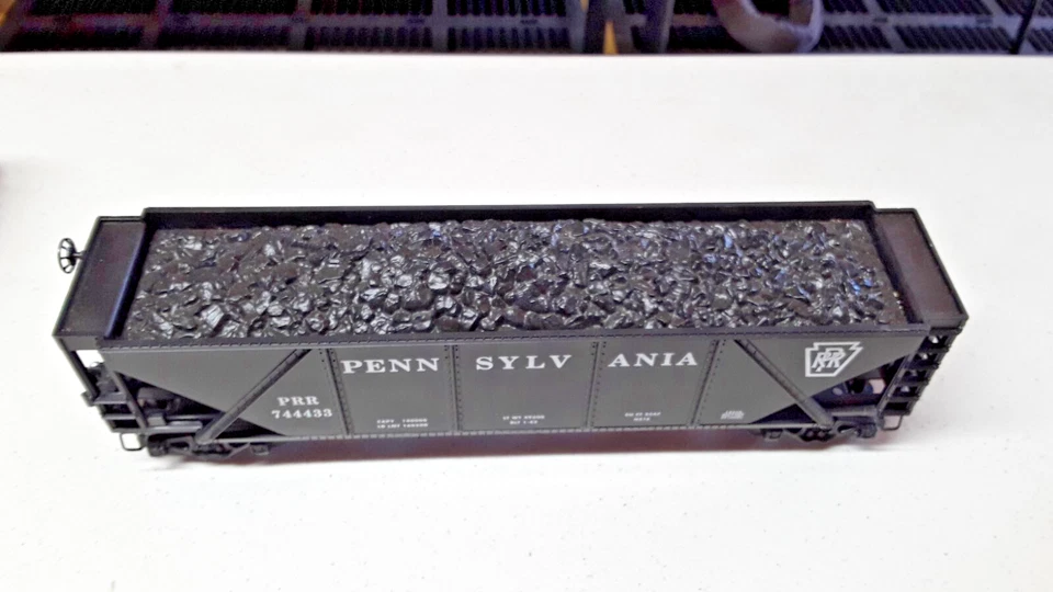 Lionel O Gauge Pennsylvania Coal 4-bay Hopper w/load - No Box (OO-5 - Image 2 of 4