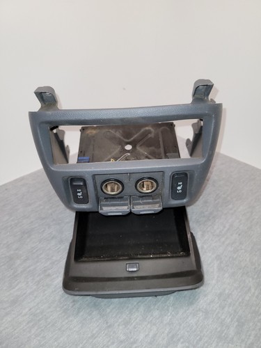 05 HONDA ODYSSEY OEM LOWER GLOVE BOX STORAGE, HEATED SEATS AND ACCESSORIES PWR - Picture 2 of 4