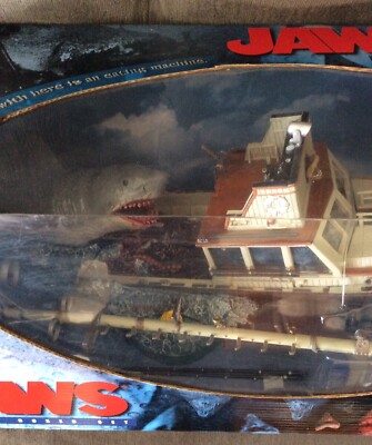 McFARLANE TOYS MOVIE MANIACS 4 JAWS DELUXE BOXED SET NEW