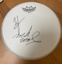 * MOTLEY CRUE * signed 10" REMO drumhead * MICK MARS & VINCE NEIL * COA * 1