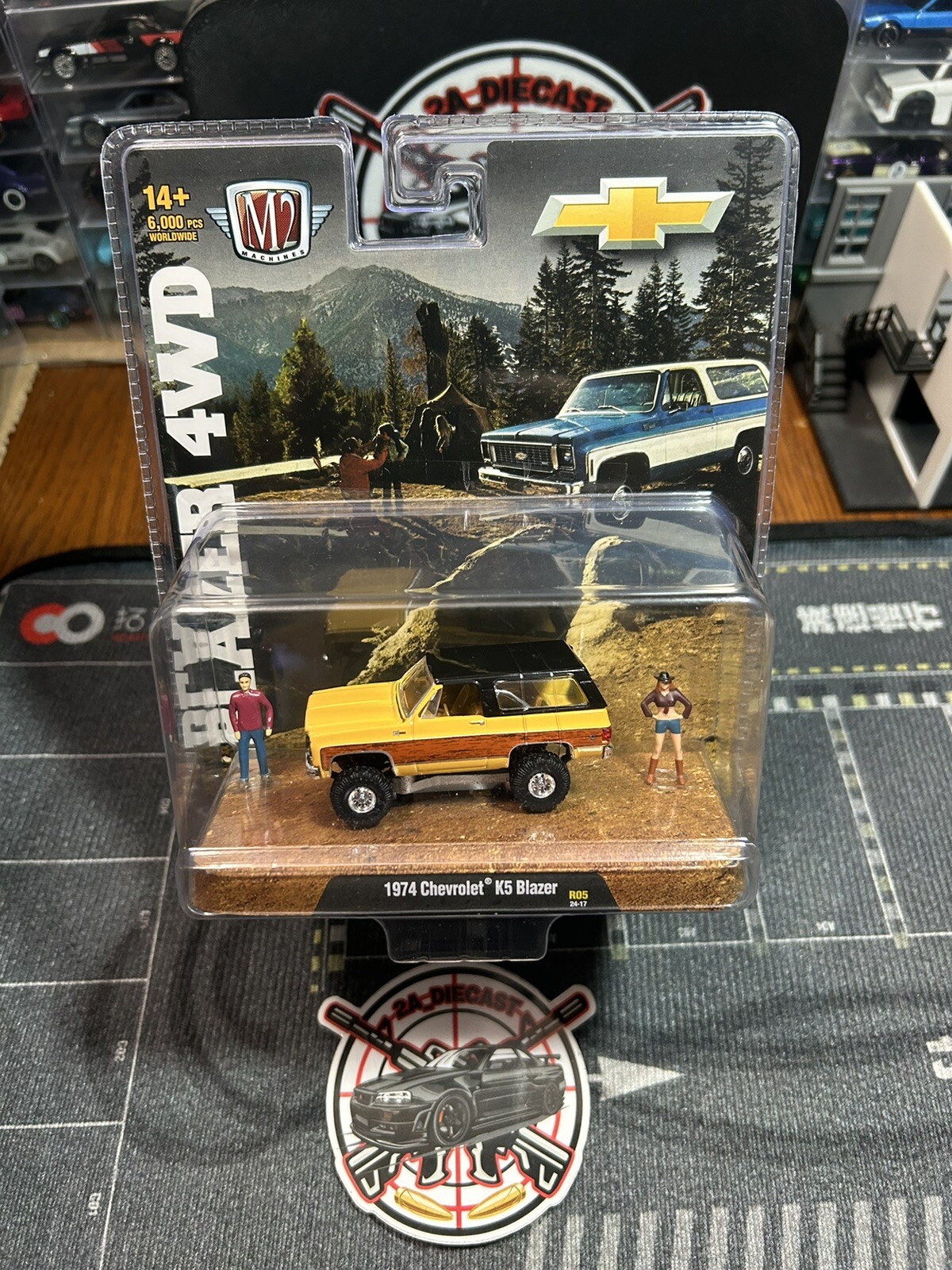 M2 Machines 1974 Chevrolet K5 Blazer Diorama 1/64 New 2024 Diorama🔥