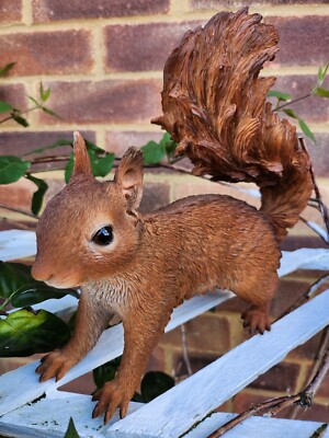 Ultra Realistisches Eichhörnchen Garten oder Haus Ornament Waldtiere 