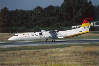 Dia OE-LGA Bombardier Dash 8-Q402 Tyrolean Flugzeug 35mm ungerahmt O41-2-1