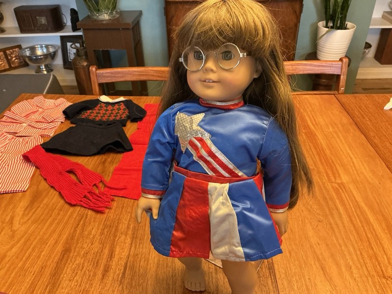 Pleasant Company Molly American Girl w/ Outfits & Accessories- WHITE BODY