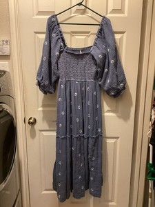 dahlia embroidered maxi dress blue Dahlia dress – Grace and Co main image 1