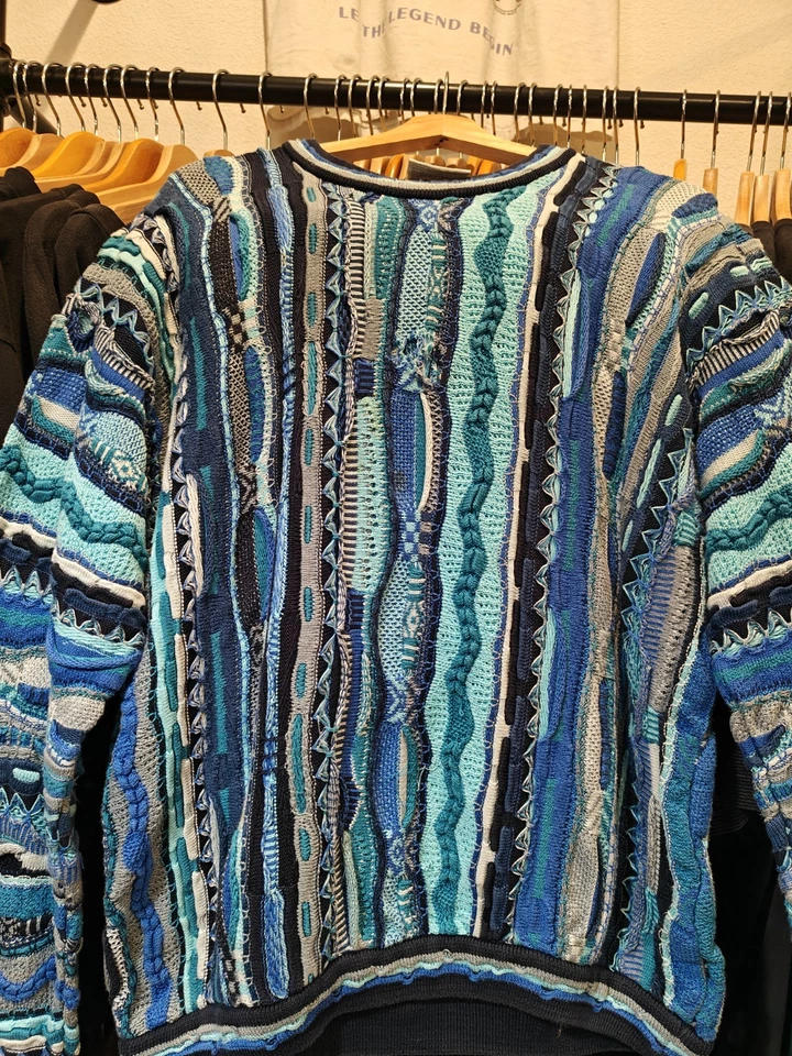 Suéter masculino vintage Coogi grande tem furos na frente - Imagem 4 de 4