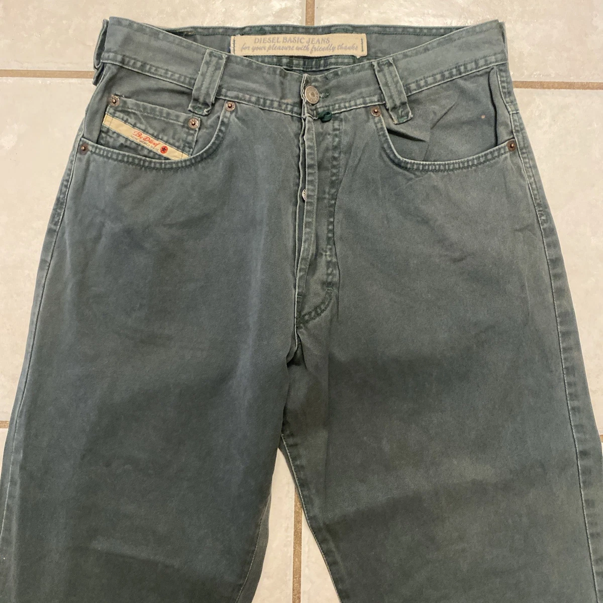 Pantacourt Jeans Diesel Bleu Taille 30 - Coupe Droite Décontractée, Occasion Très Bon état