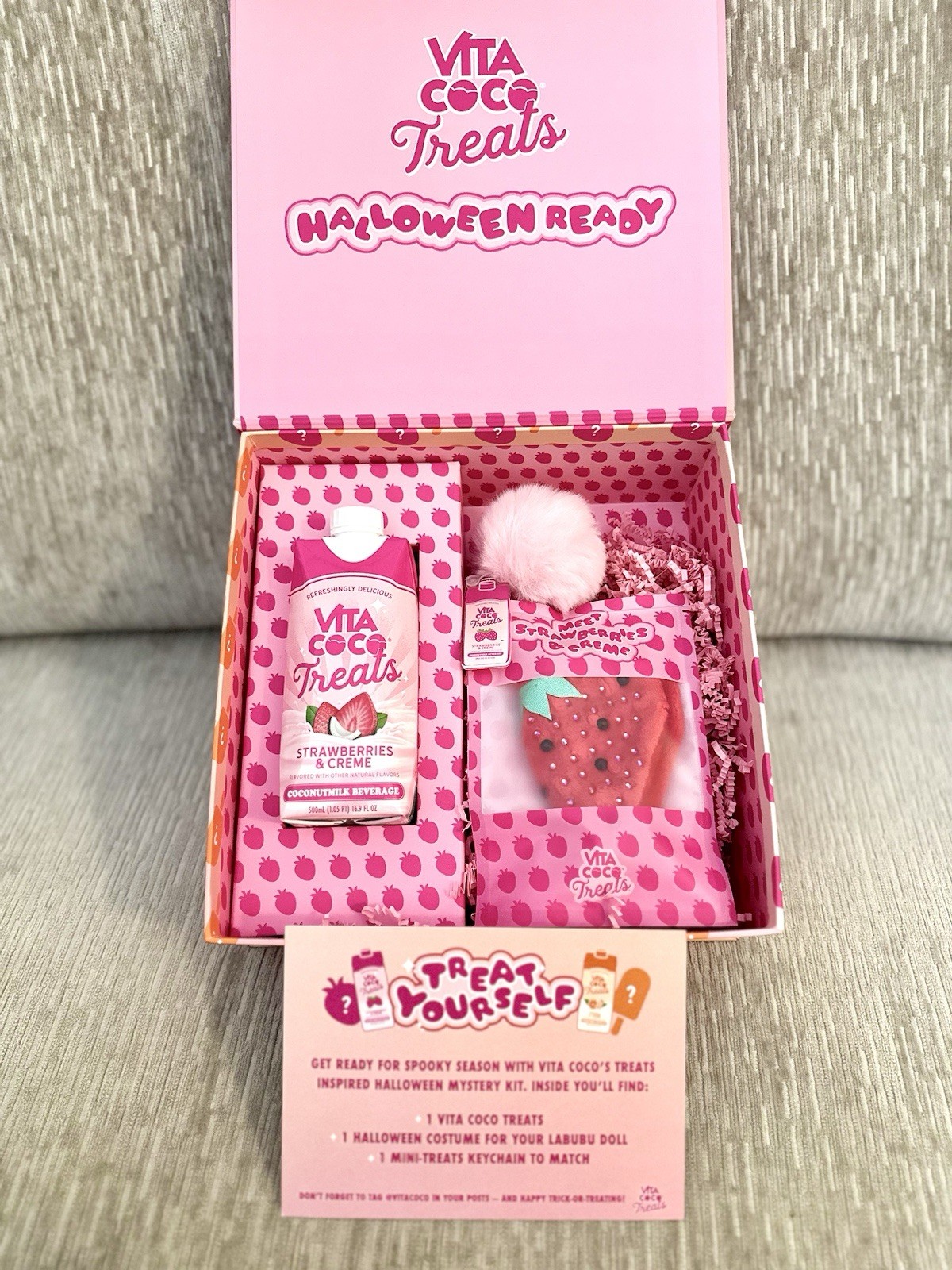 Vita Coco Mystery Kit Strawberry & Creme Treats Labubu Costume + Keychain LE/300